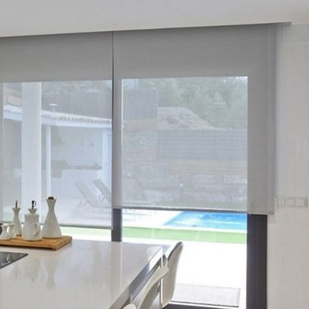 cortina rolo tela solar 165l x 240a lirio 5 cinza 165 de largura x 240 de altura